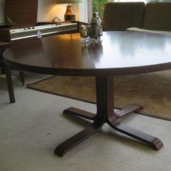 G Mobel round pedestal coffee table - walnut and bent-ply. Sweden c1970